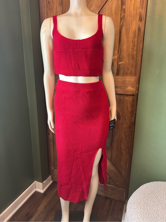 Lulus Dresses & Skirts - Lulu's Vibrant Red Ribbed Midi Skirt Set